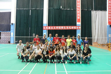 英国上市365第三届羽毛球师生联谊赛顺利举办